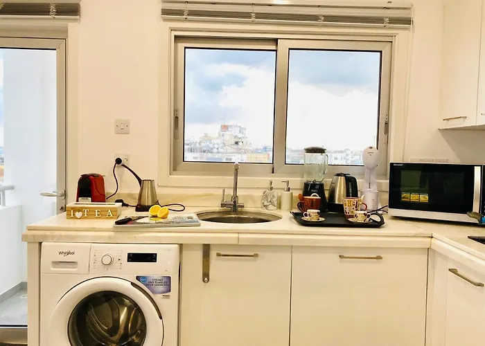 Panoramic Seaside Getaway, 2-br Penthouse *