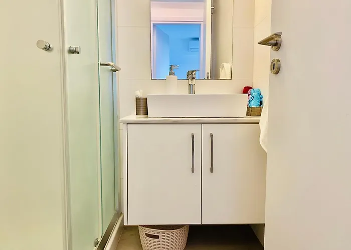 Apartamento Panoramic Seaside Getaway, 2-br Penthouse