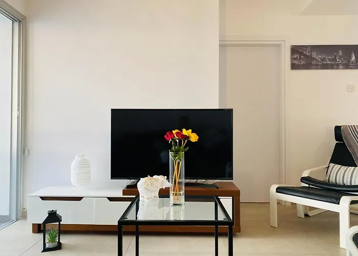 Panoramic Seaside Getaway, 2-br Penthouse Apartamento